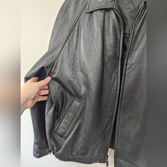 Vintage Black Leather Bomber Jacket - Picture 10 of 16